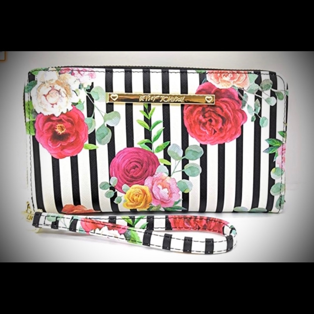 NEW 🎉HP!🎉Betsey Johnson Wristlet